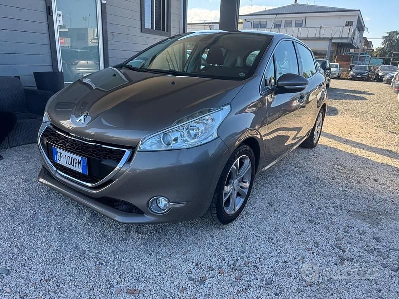 Usata Peugeot 208 Allure 82 CV (60 kW) 2013 Grigio Utilitaria