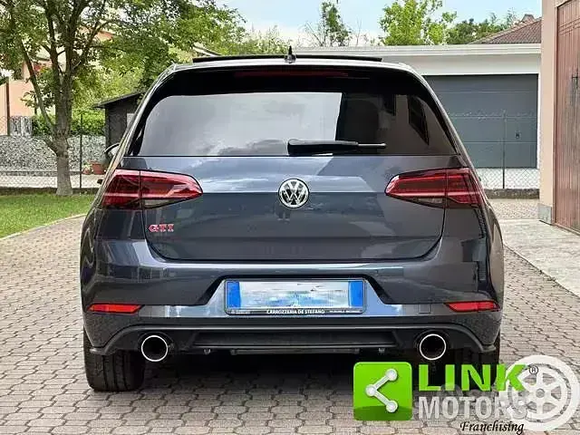 Usata VW Golf VII GTI 245 CV (180 kW) 2018 Grigio scuro Berlina