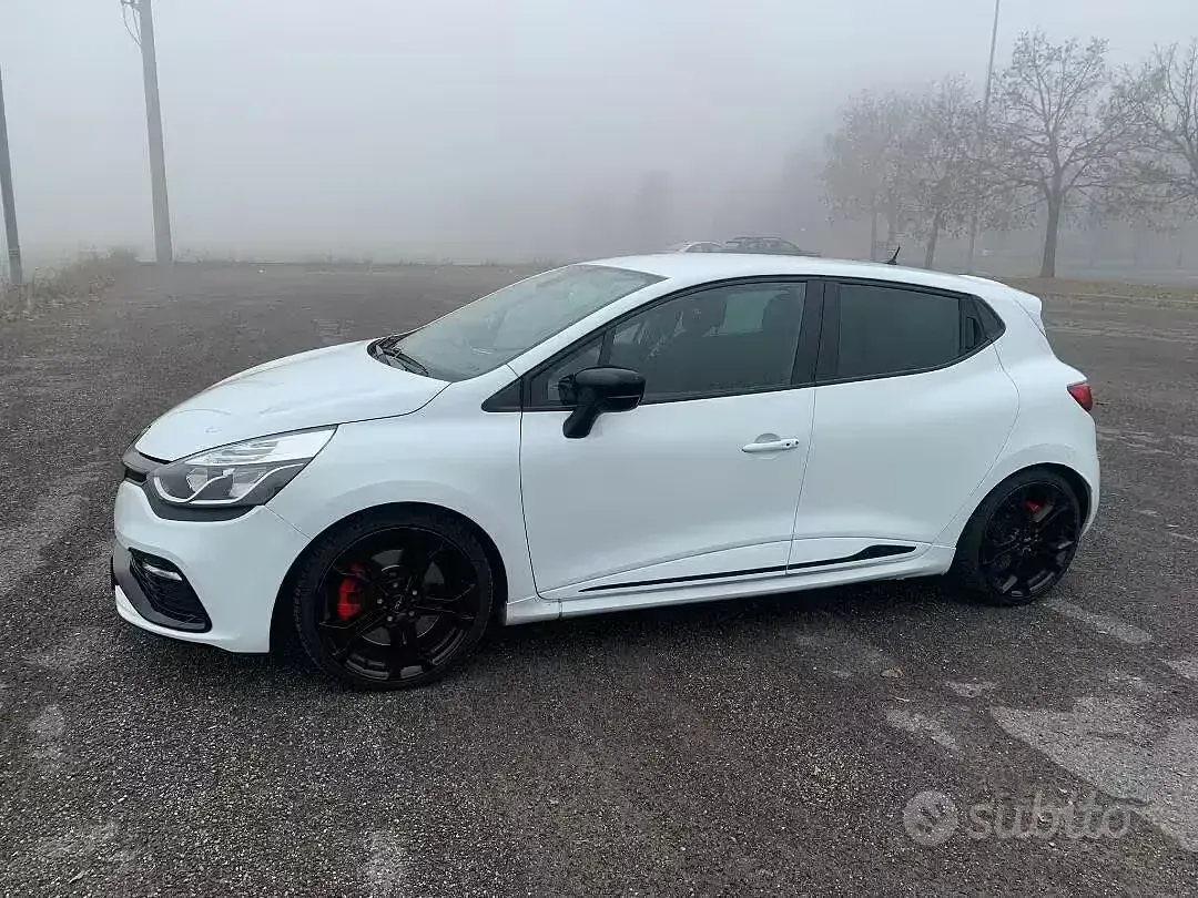 Usata Renault Clio IV R.S. 220 CV (161 kW) 2016 Bianco Berlina