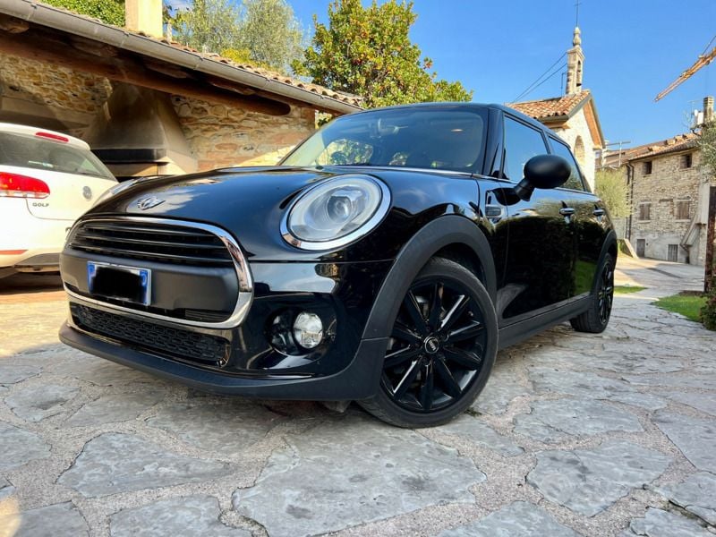 Usata Mini ONE 75 CV (55 kW) 2017 Nero Utilitaria
