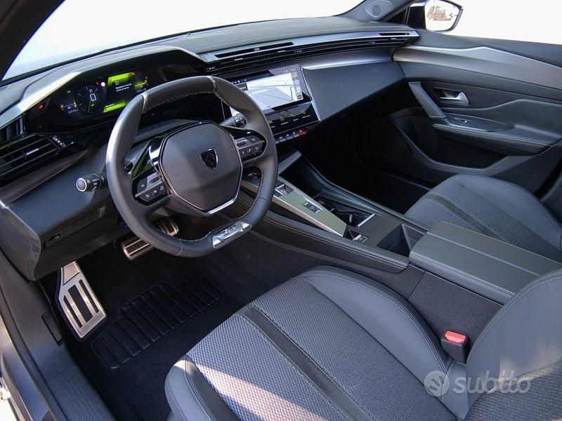 Usata Peugeot 308 GT 131 CV (96 kW) 2024 Grigio Station wagon