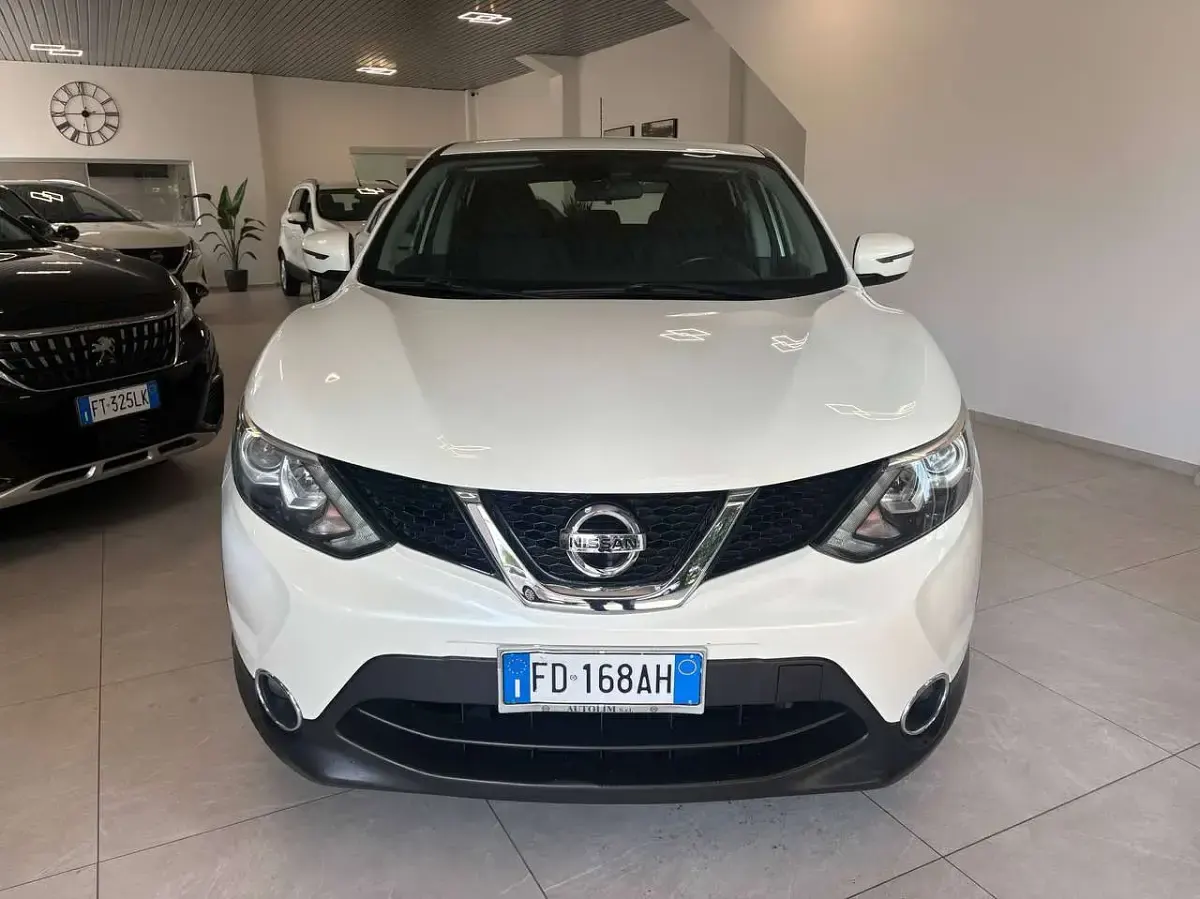 Usata Nissan Qashqai Acenta 116 CV (85 kW) 2016 Bianco SUV
