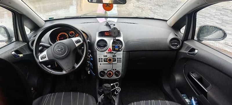 Occasion Opel Corsa Enjoy 80 ch (58 kW) 2009 Argent Berline