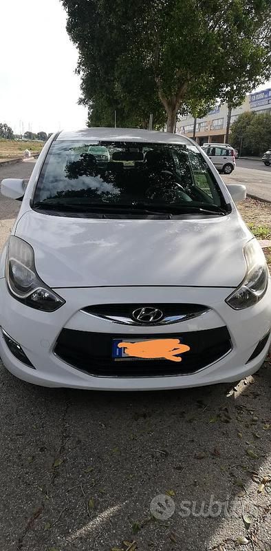 Bianco Usata 2014 Hyundai ix20 Due volumi | 5800 € (Buon prezzo) - Immagine 1/4