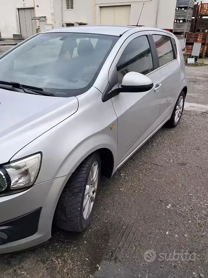 Usata Chevrolet Aveo 86 CV (63 kW) 2012 Grigio Berlina