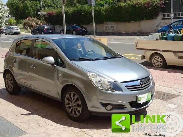 Usata Opel Corsa Cosmo 84 CV (61 kW) 2011 Blu Utilitaria