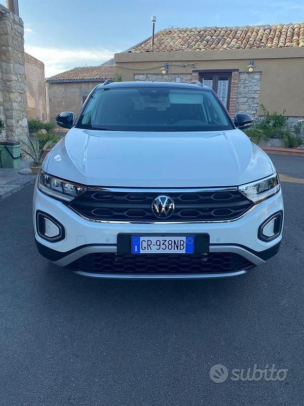 Usata VW T-Roc R-line 110 CV (80 kW) 2023 SUV