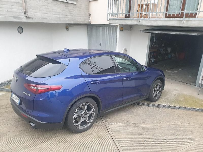 Usata Alfa Romeo Stelvio 190 CV (139 kW) 2022 Blu SUV