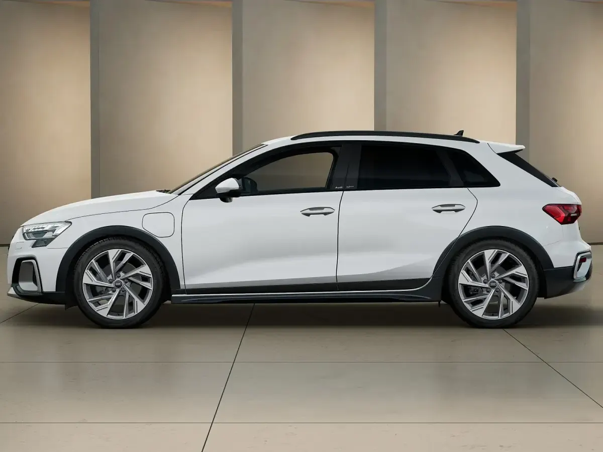 Nuova Audi A3 e-tron Advanced 204 CV (150 kW) 2026 Bianco arkona Utilitaria