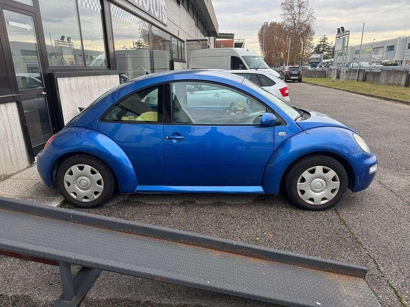 Usata VW Beetle 102 CV (75 kW) 2001 Blu Utilitaria