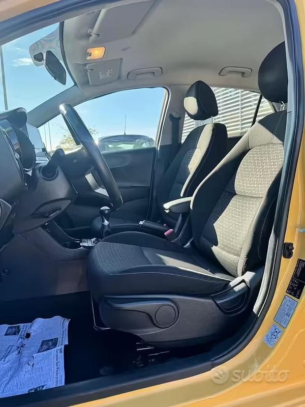 Usata Kia Picanto X-Line 67 CV (49 kW) 2021 Giallo Utilitaria