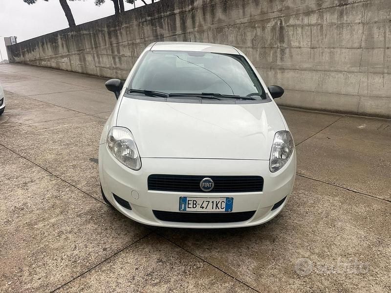 Usata Fiat Punto Classica 69 CV (50 kW) 2010 Bianco Berlina
