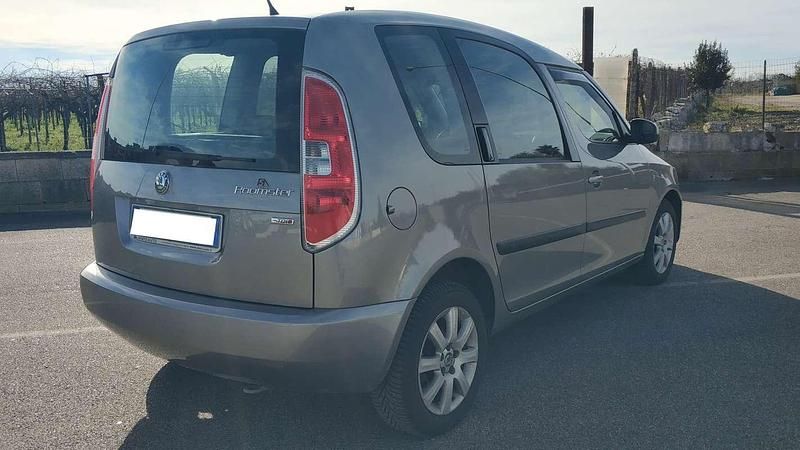 Usata Skoda Roomster Ambition 90 CV (66 kW) 2010 Grigio Monovolume