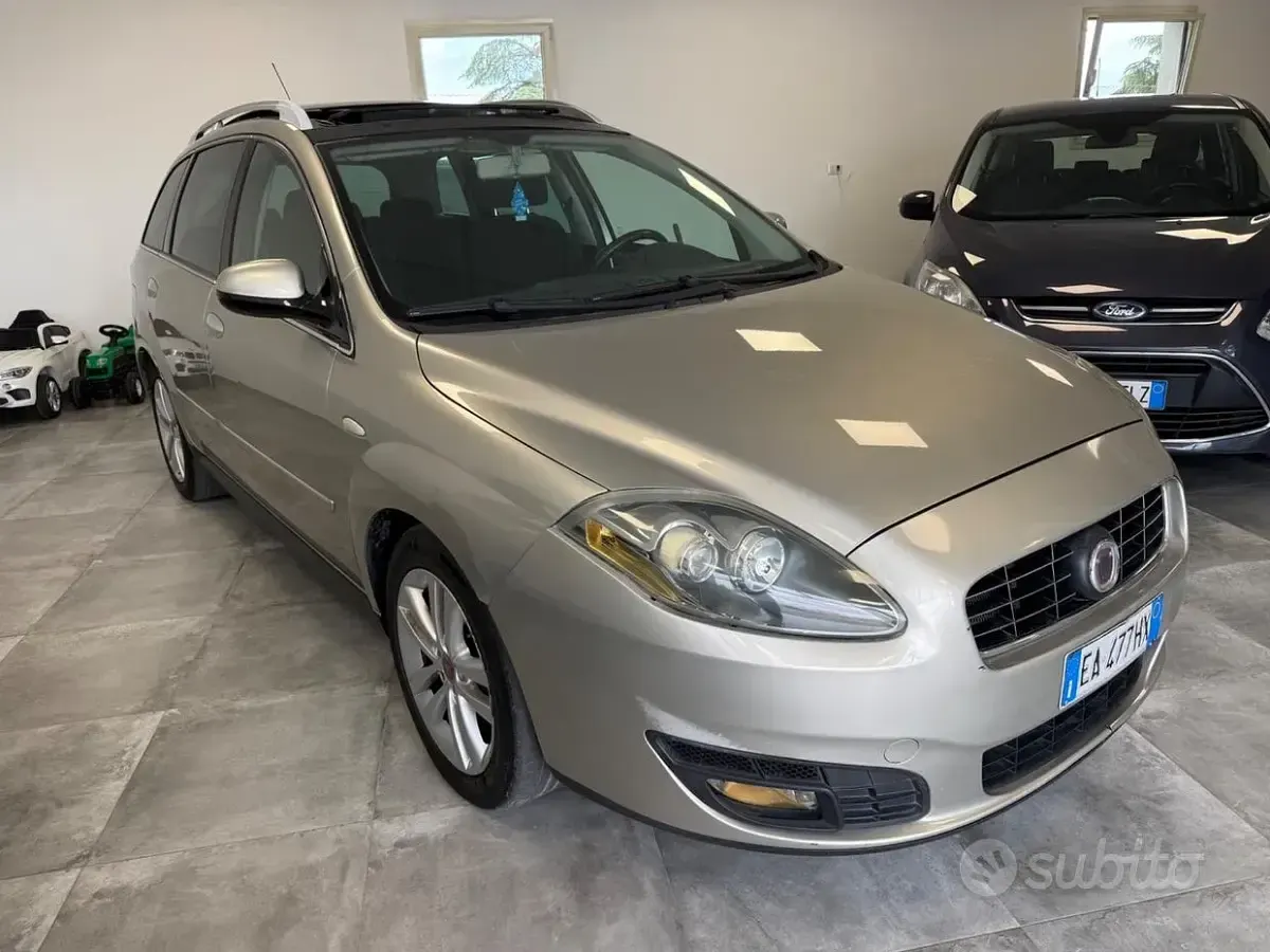 Usata Fiat Croma Emotion 120 CV (88 kW) 2010 Giallo Station wagon