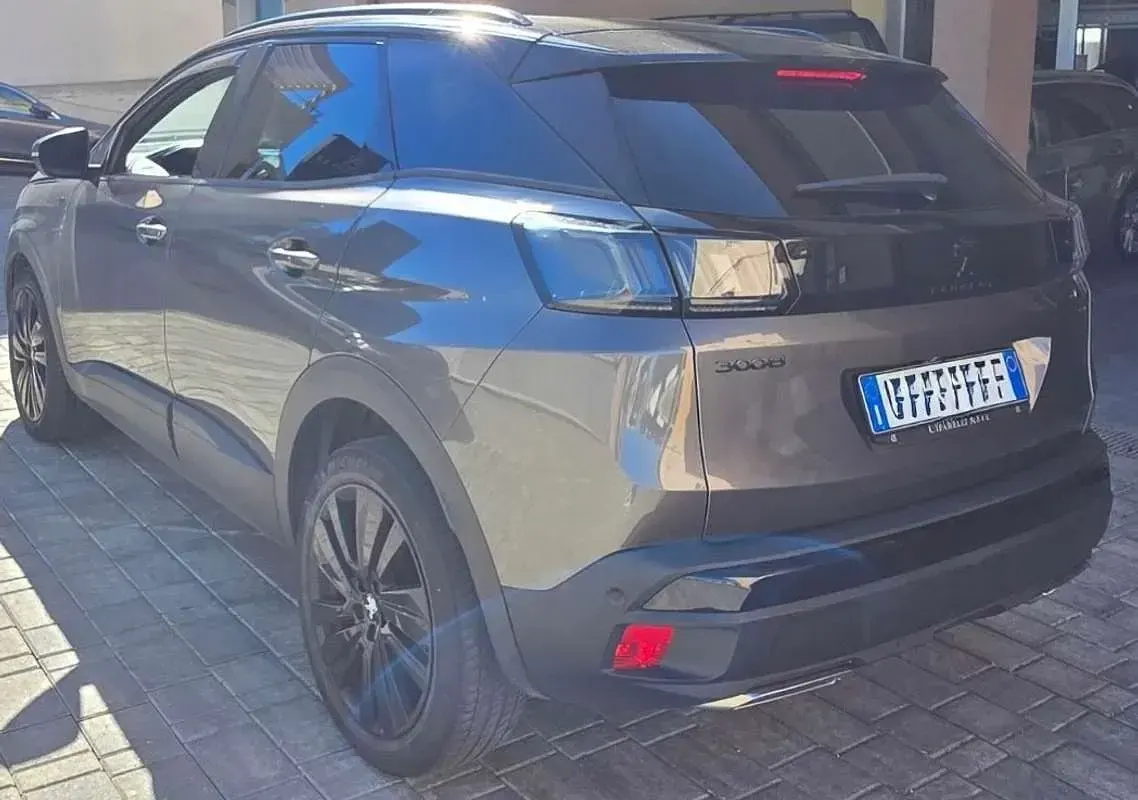 Usata Peugeot 3008 GT 131 CV (96 kW) 2023 Grigio SUV