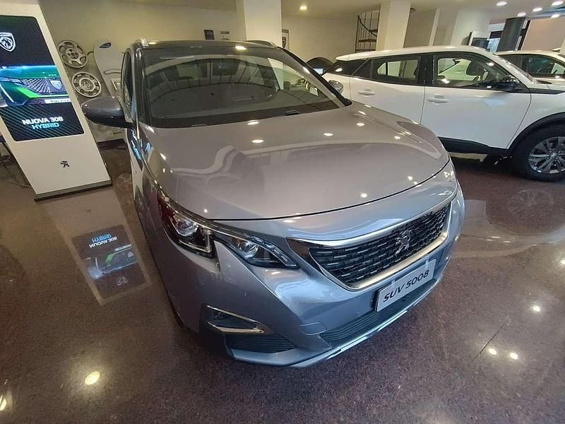 Usata Peugeot 5008 GT-line 131 CV (96 kW) 2019 Grigio artense SUV