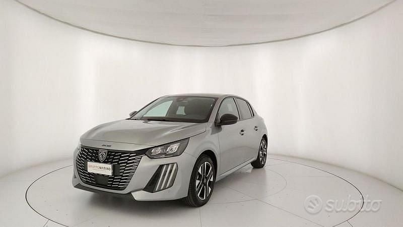 Usata Peugeot 208 Allure 101 CV (74 kW) 2025 Utilitaria