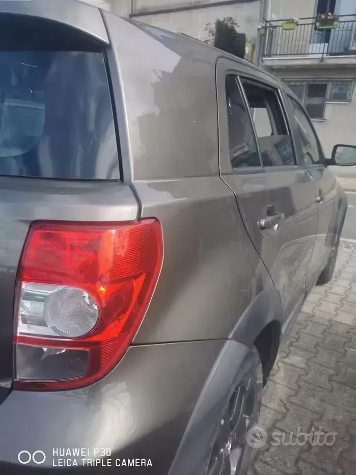 Usata Toyota Urban Cruiser 90 CV (66 kW) 2013 Marrone Utilitaria