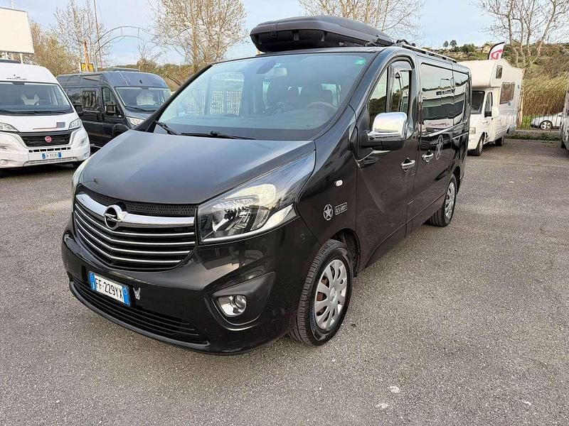 Usata Opel Vivaro 125 CV (91 kW) 2016 Nero Monovolume