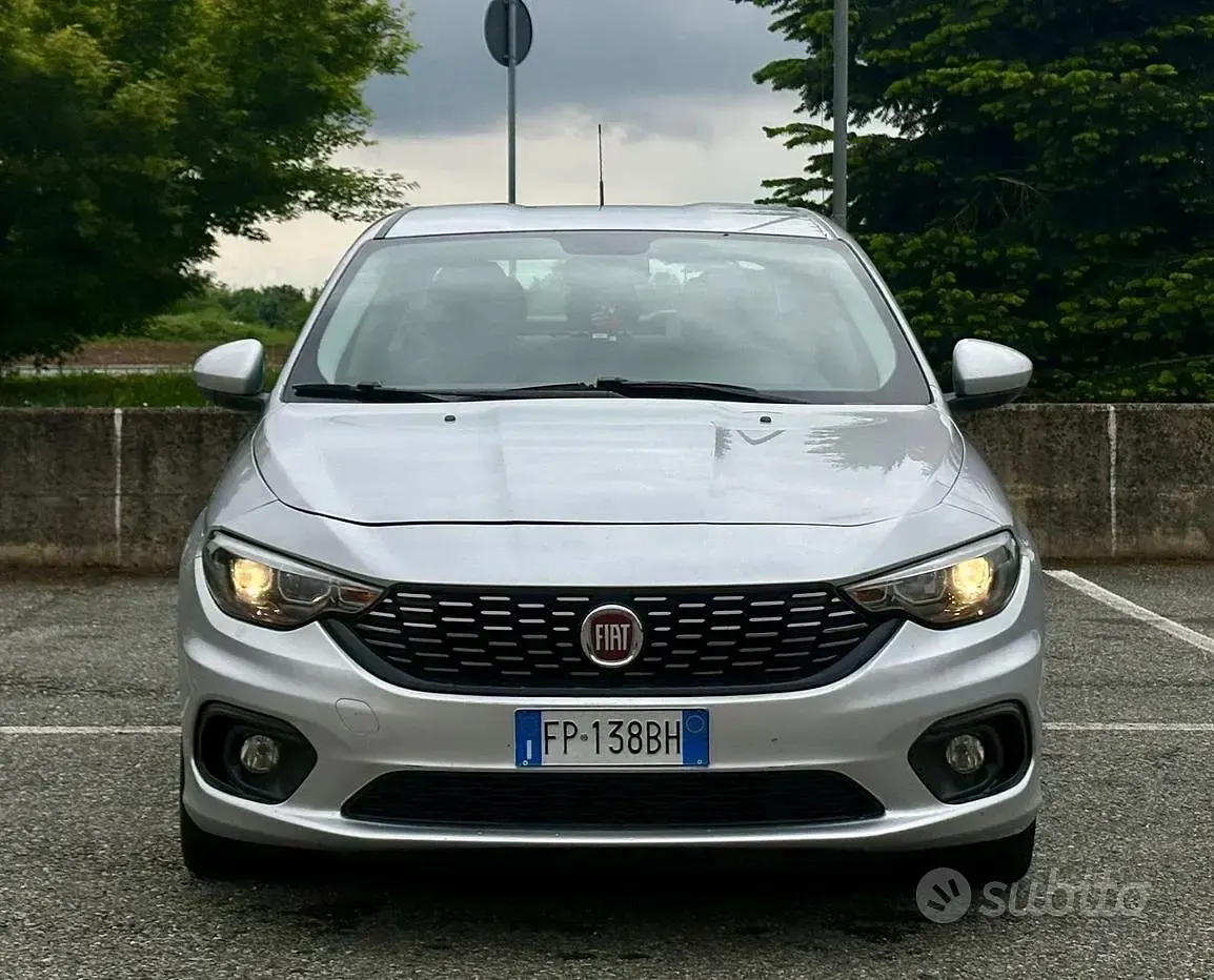 Usata Fiat Tipo Easy 95 CV (69 kW) 2018 Grigio Berlina