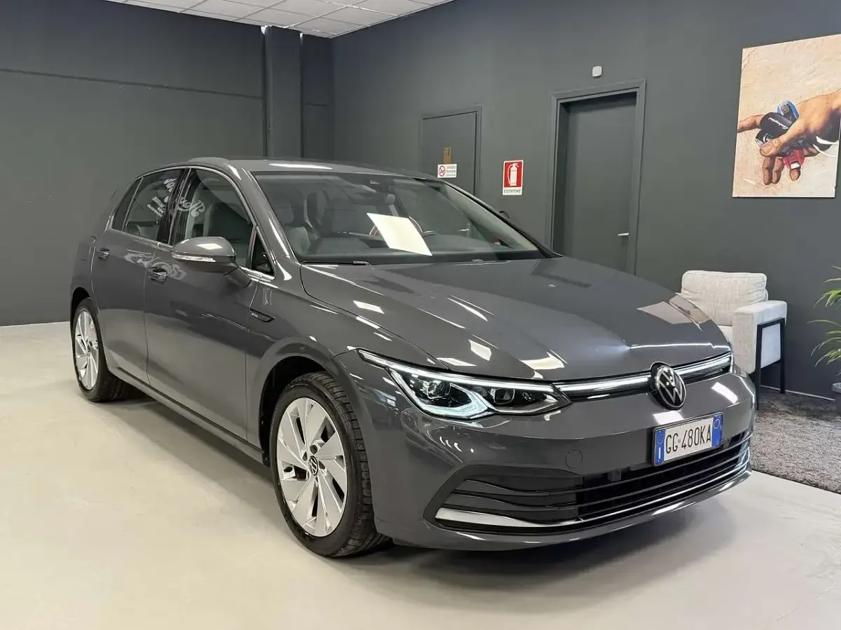Usata VW Golf VIII Style 116 CV (85 kW) 2021 Grigio Berlina