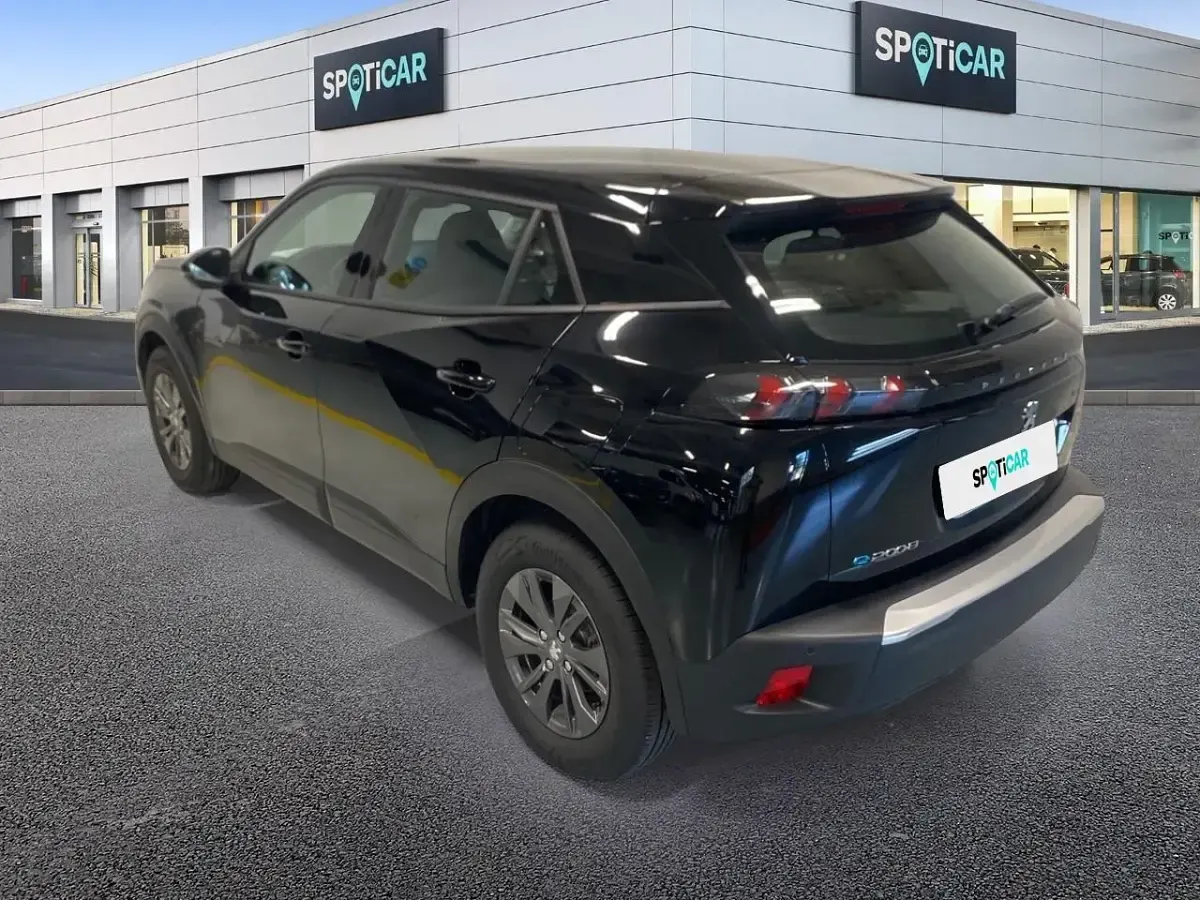 Usata Peugeot e-2008 Active 100 kW (136 CV) 2021 Nero SUV
