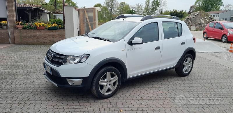 Usata Dacia Sandero Stepway 90 CV (66 kW) 2014 Bianco Berlina