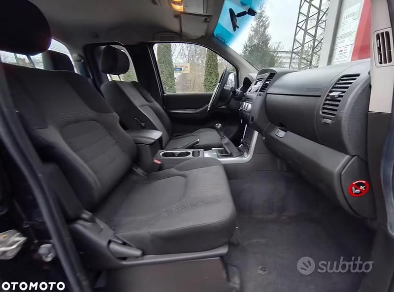 Usata Nissan Navara Platinum 190 CV (139 kW) 2015 Nero Pick-up