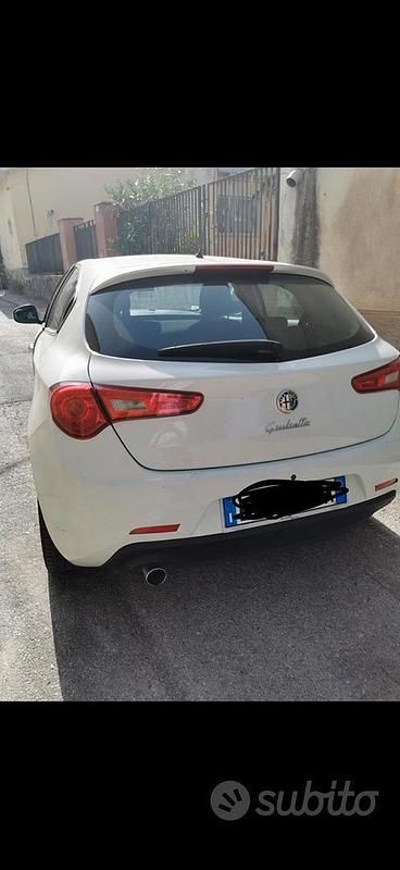 Usata Alfa Romeo Giulietta Distinctive 105 CV (77 kW) 2011 Bianco Berlina