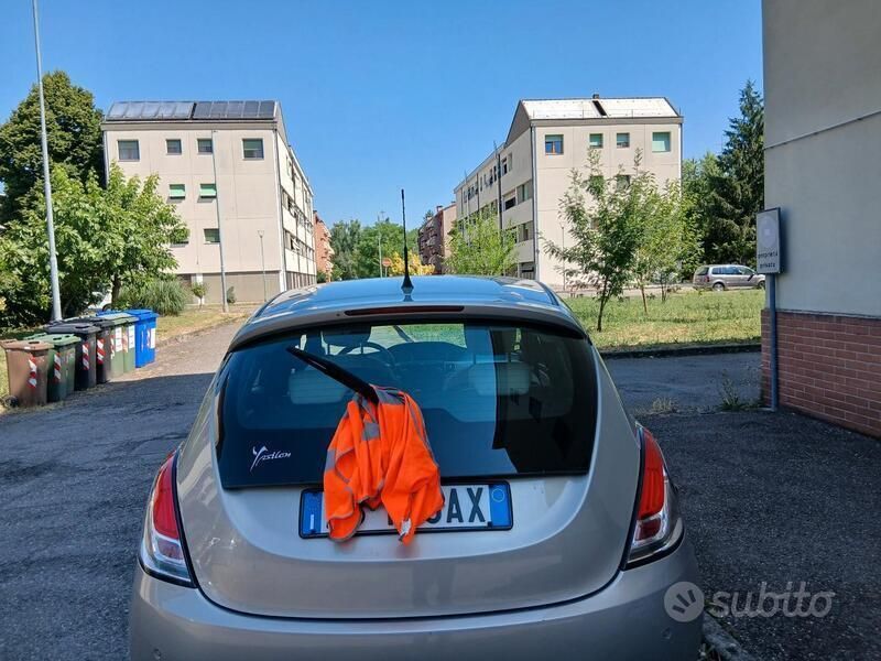 Usata Lancia Ypsilon 95 CV (69 kW) 2015 Utilitaria