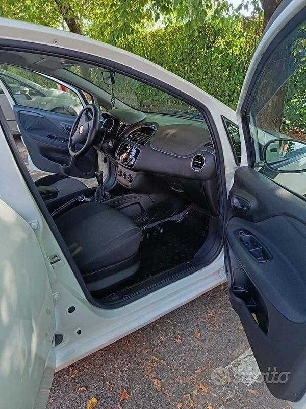 Usata Fiat Grande Punto S 75 CV (55 kW) 2015 Bianco Utilitaria