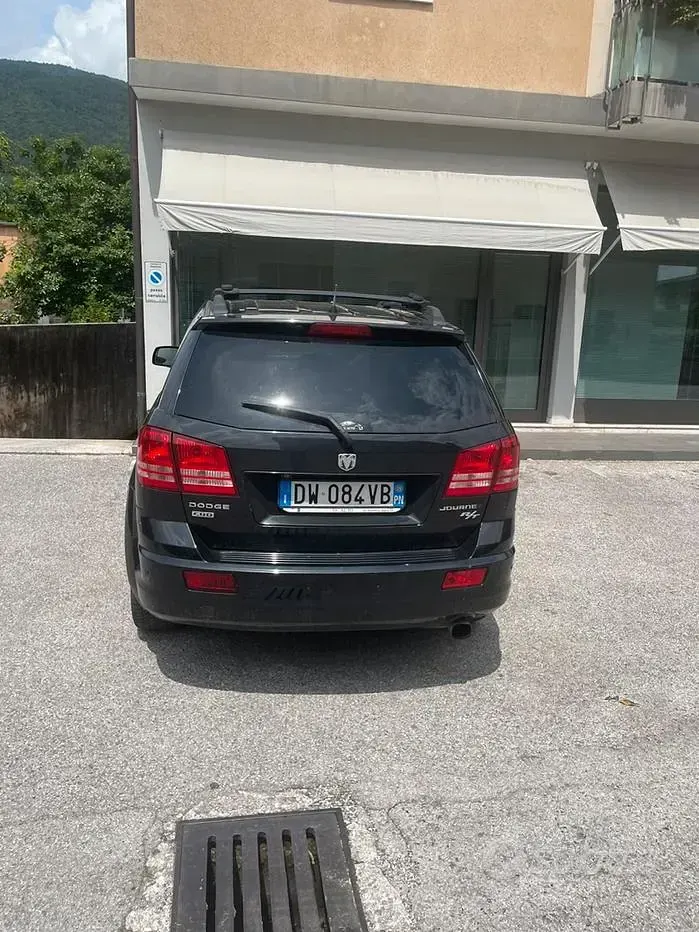Usata Dodge Journey 140 CV (102 kW) 2009 Nero SUV