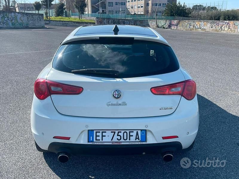 Usata Alfa Romeo Giulietta 105 CV (77 kW) 2011 Bianco Utilitaria