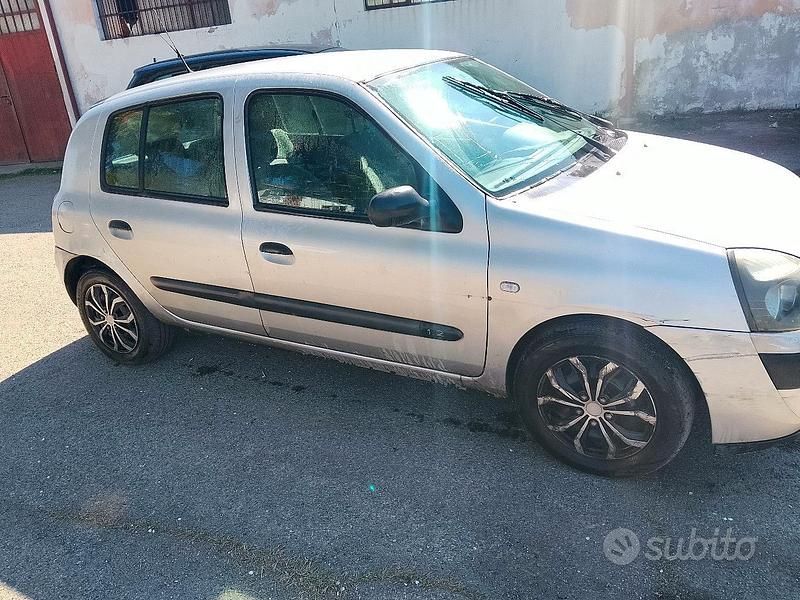 Usata Renault Clio II 2005 Grigio Berlina