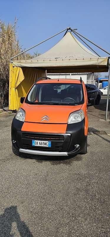 Usata Citroën Nemo 73 CV (53 kW) 2010 Arancione Monovolume
