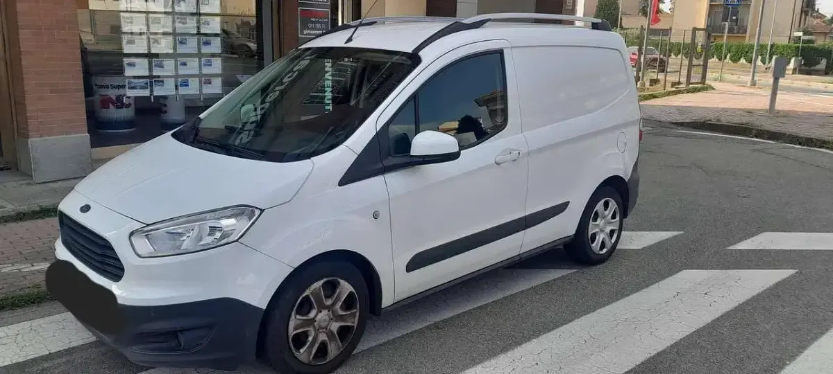 Usata Ford Transit Courier 95 CV (69 kW) 2017 Bianco Furgone