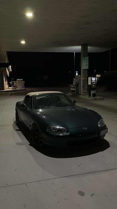 Usata Mazda MX5 140 CV (102 kW) 2000 Cabrio