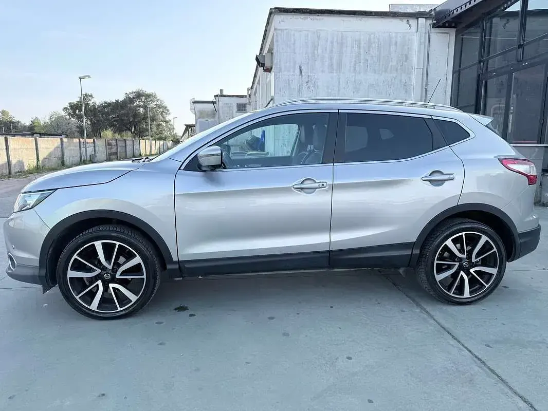 Usata Nissan Qashqai Tekna 110 CV (80 kW) 2016 Grigio SUV