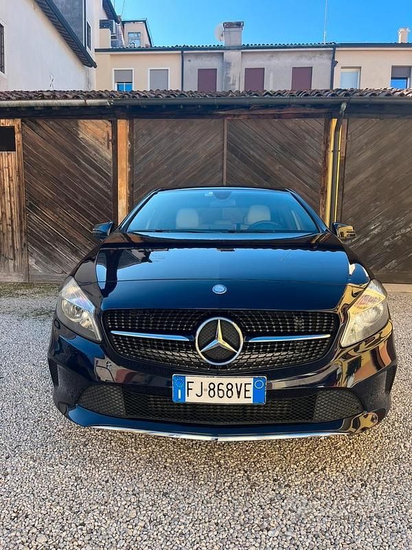 Usata Mercedes A160 2017 Blu Berlina