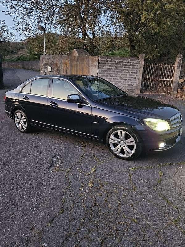 Usata Mercedes C220 Avantgarde 170 CV (125 kW) 2008 Blu/azzurro Berlina