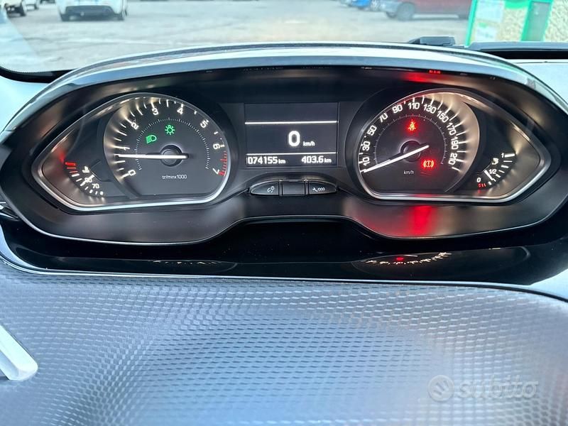 Usata Peugeot 208 Allure 82 CV (60 kW) 2017 Grigio Utilitaria