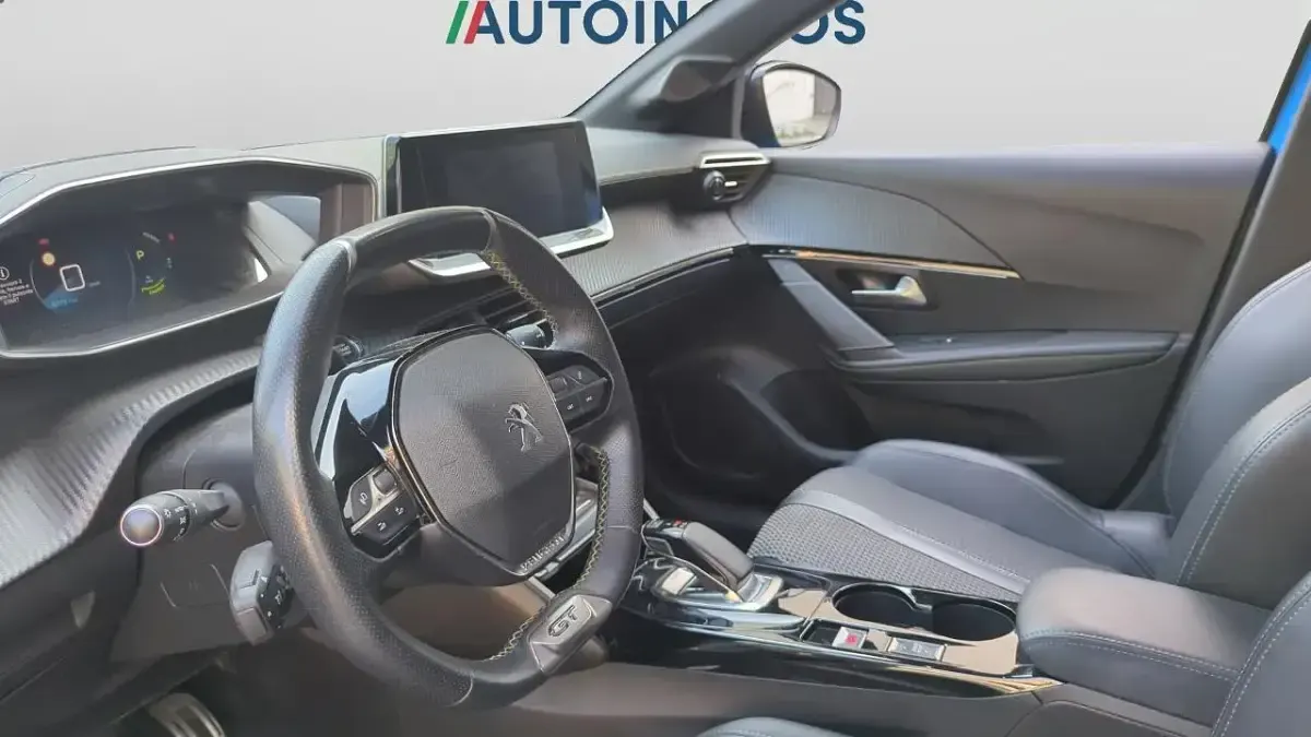 Usata Peugeot 208 GT-line 100 kW (136 CV) 2020 Blu Utilitaria