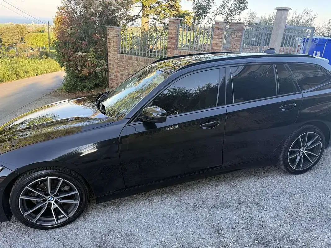 Usata BMW 318 Sport Line 150 CV (110 kW) 2020 Nero Station wagon