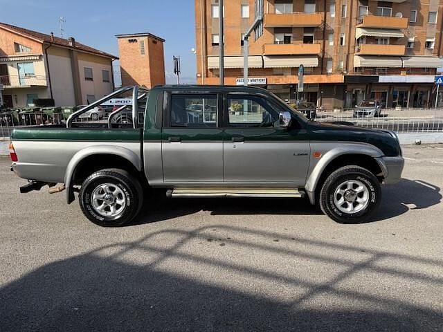Usata Mitsubishi L200 99 CV (72 kW) 2000 Grigio Pick-up
