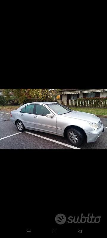 Usata Mercedes C220 147 CV (108 kW) 2000 Grigio Berlina