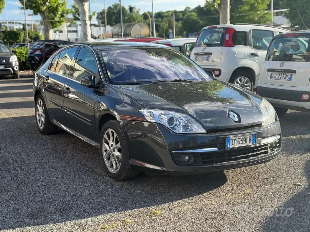 Usata Renault Laguna III Techno 150 CV (110 kW) 2009 Grigio Berlina