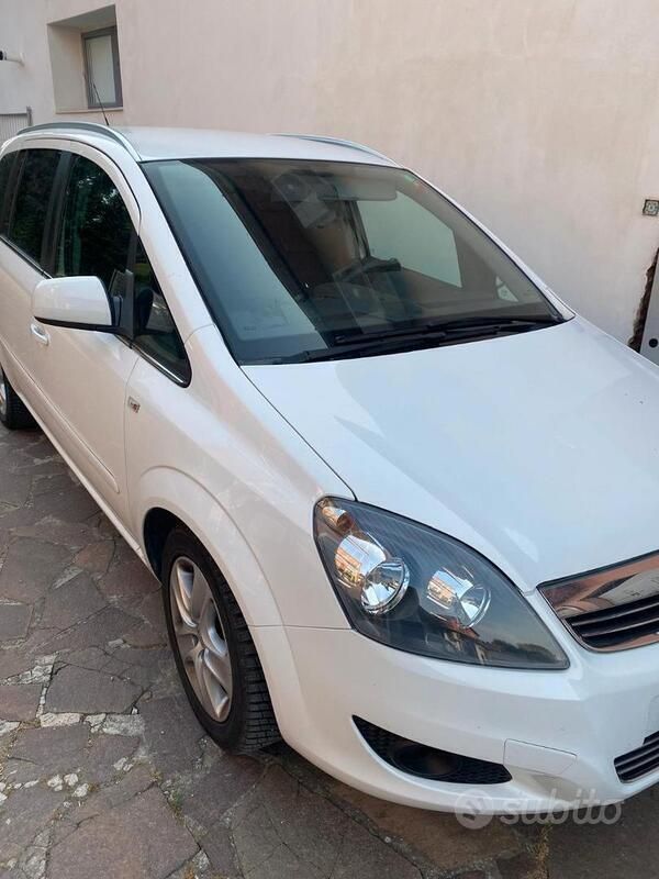 Usata Opel Zafira 110 CV (80 kW) 2014 Bianco Monovolume