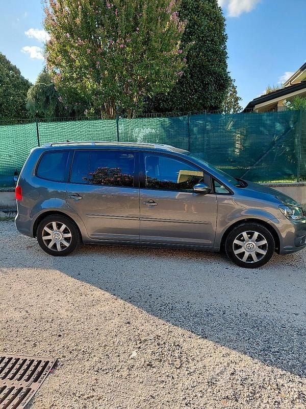 Usata VW Touran 170 CV (125 kW) 2013 Grigio Monovolume