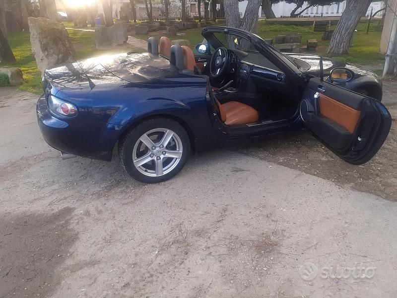 Usata Mazda MX5 126 CV (92 kW) 2009 Blu Cabrio