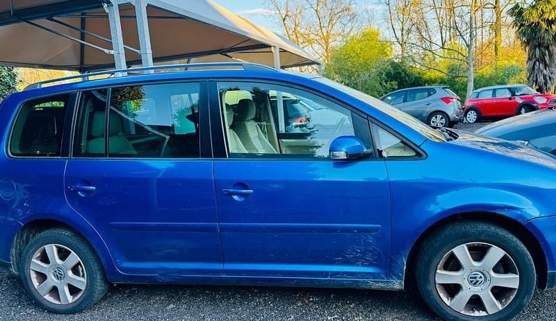 Usata VW Touran 140 CV (102 kW) 2004 Blu Monovolume